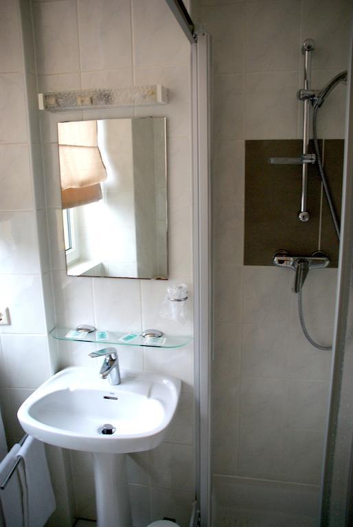 Charly'S Gare Hotel Senningerberg Kamer foto